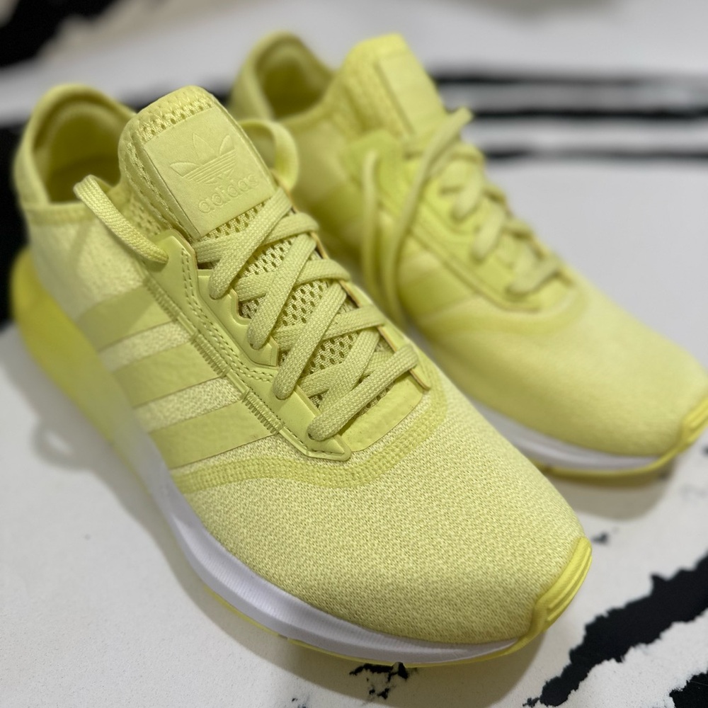 ADIDAS WOMEN’S SWIFT RUN 1.0
